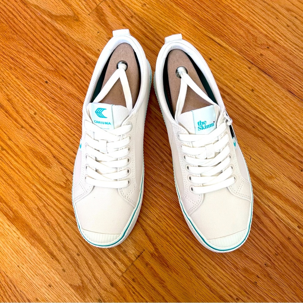 Cariuma The Skimm Low Cut Sneaker - Picture 3 of 7